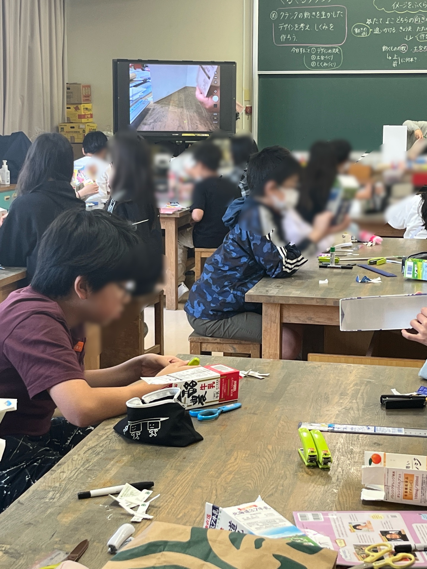 牛乳パックに仕掛けしています