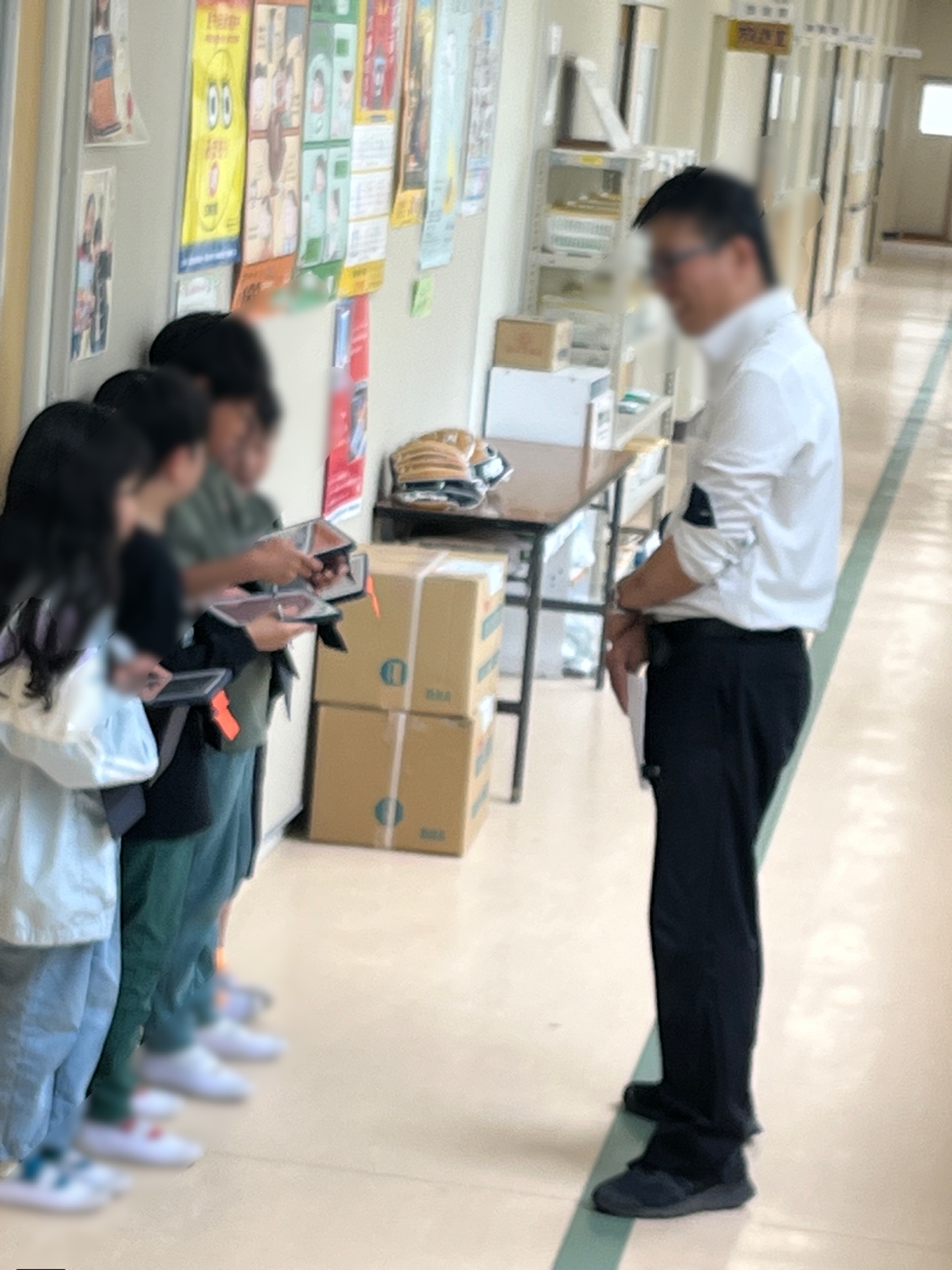 職員室には、何人いるの