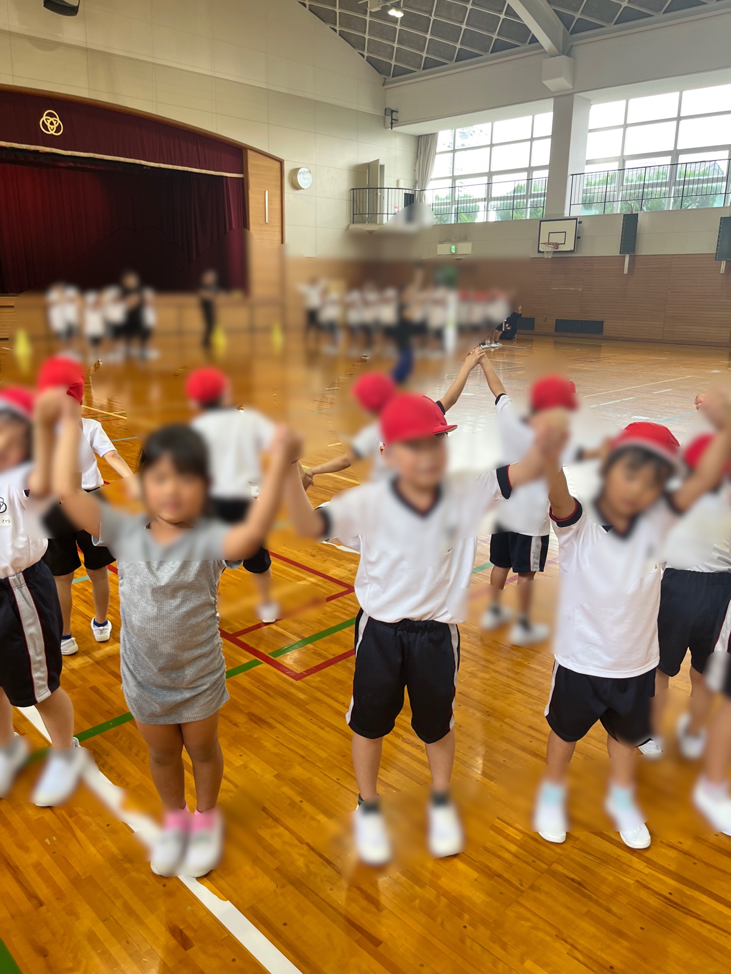 隊形異動で円になるんダ