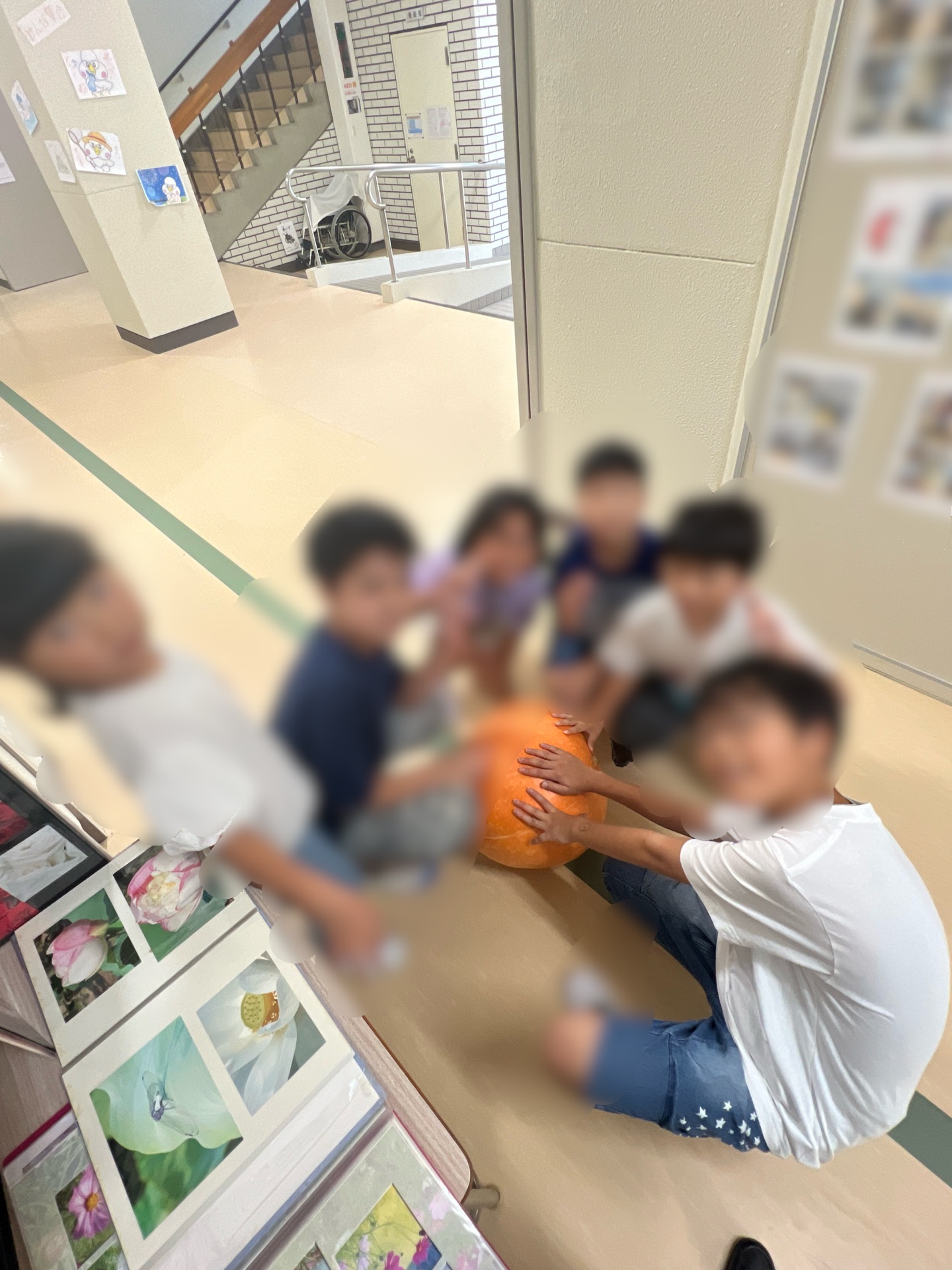 ぺちぺちさわってみる
