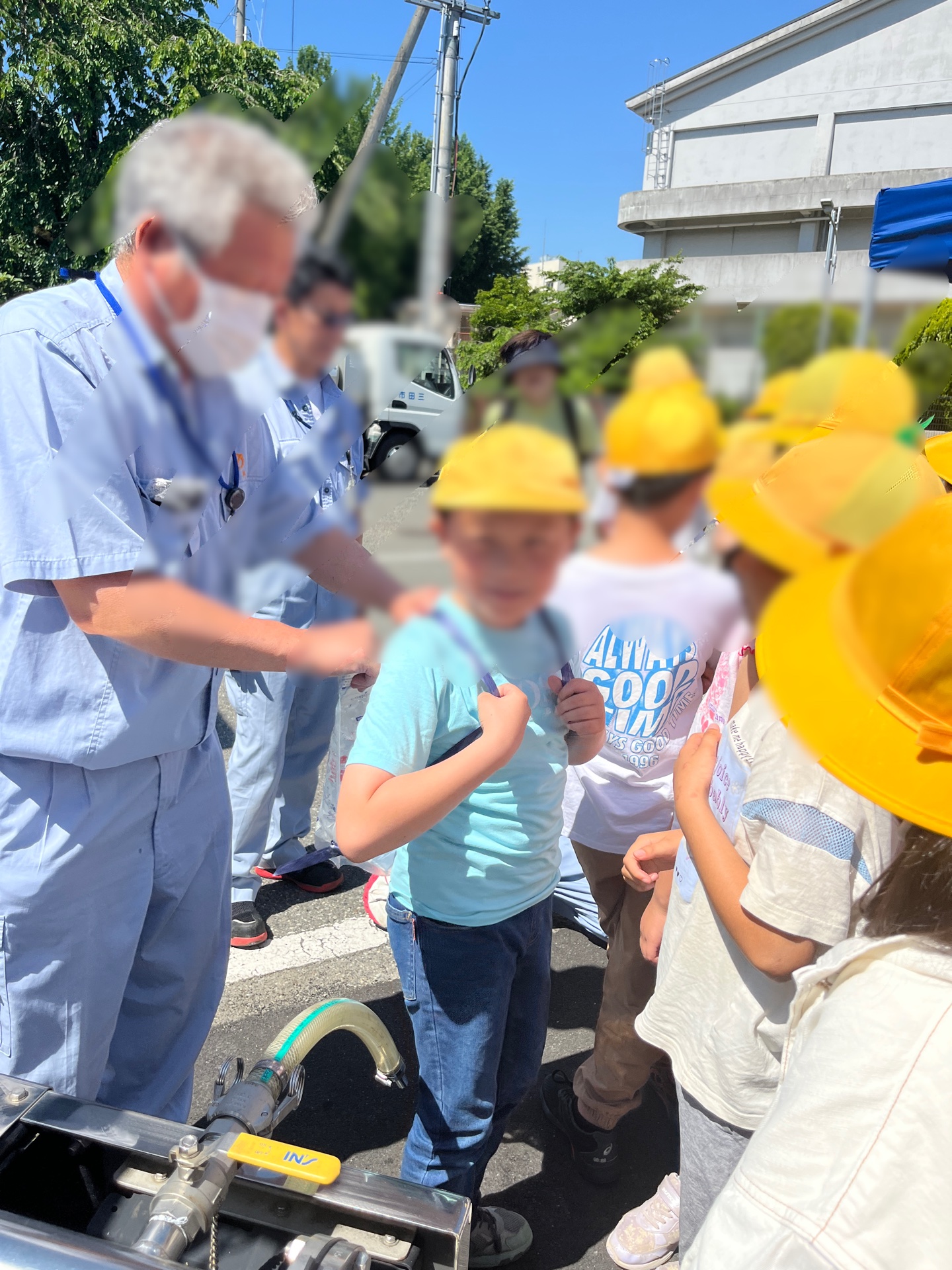 給水パックを背負わせていただきました