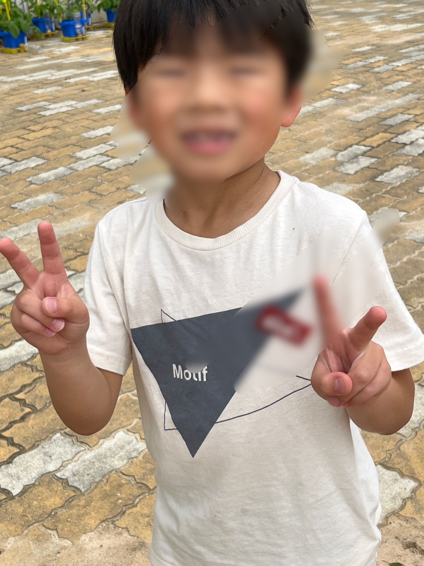 だーって、走って遊びに行くときに、わたしを見つけて、お話してくれて、そして、また、みんなのところへ