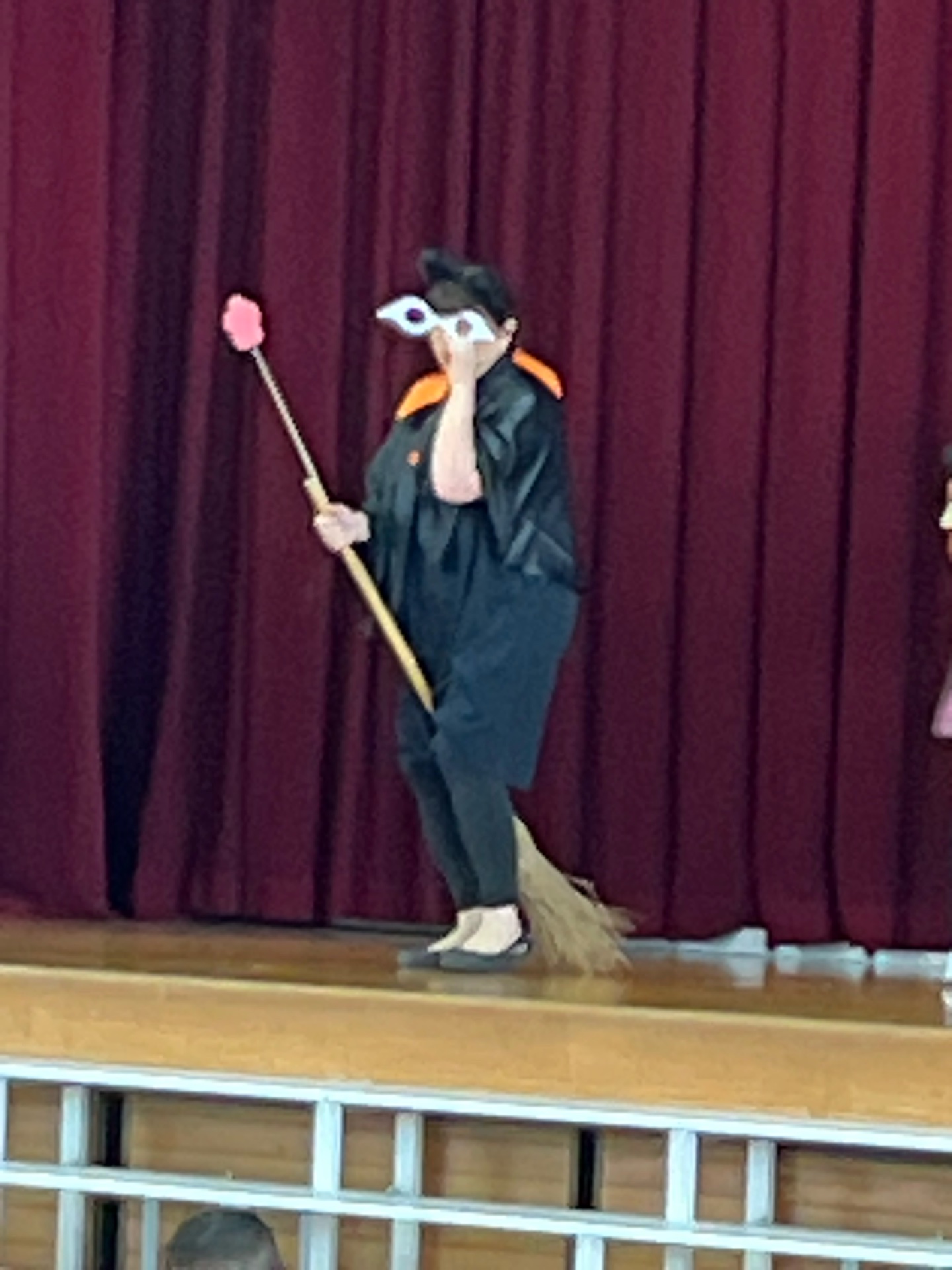 あれれ、魔女も登場