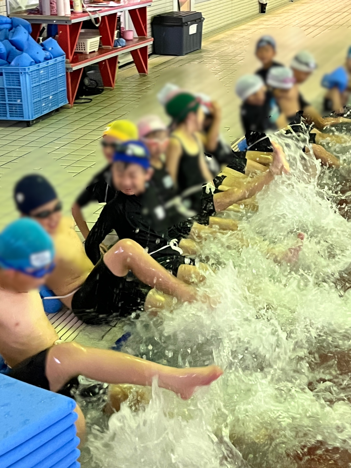 最初のバタ足は、全力なんです