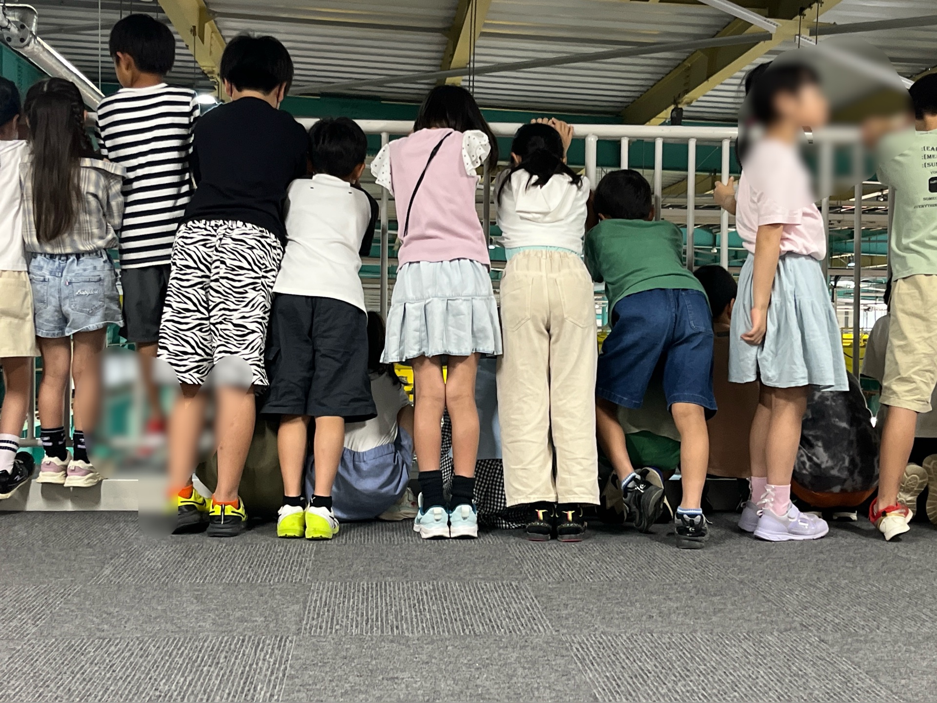 工場内は写せないので、後ろ姿です