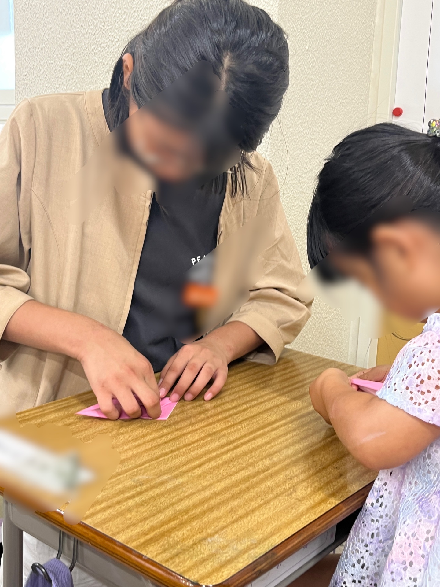 優しく丁寧に語りかけています