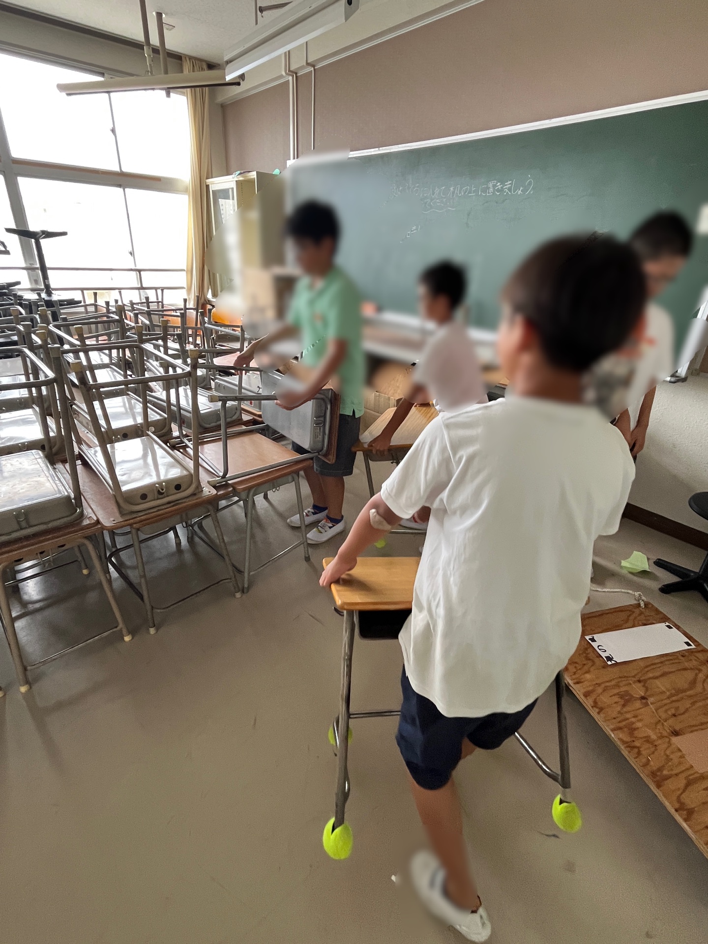 今回は、特別教室棟の工事なります