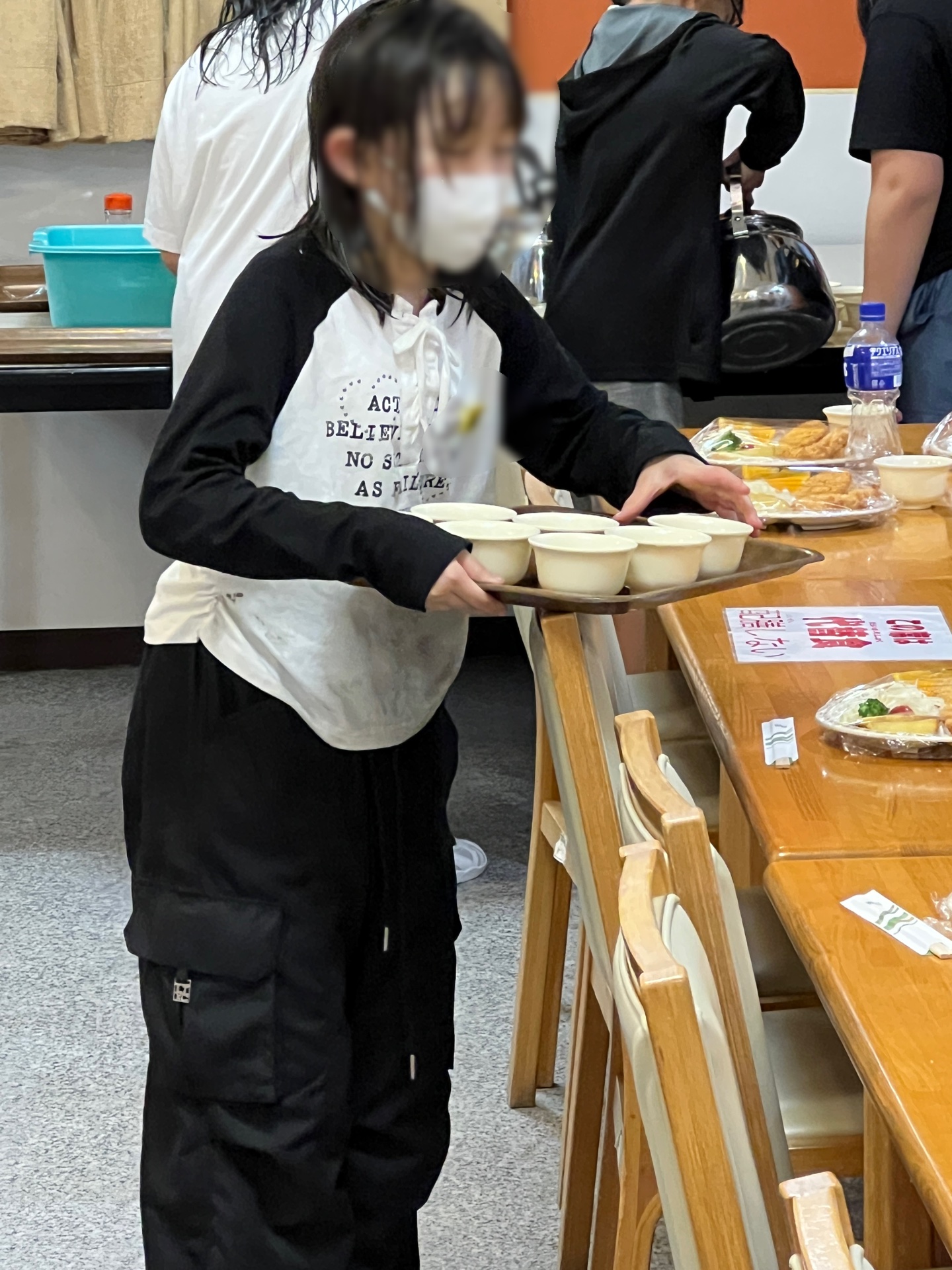 食事係も準備中