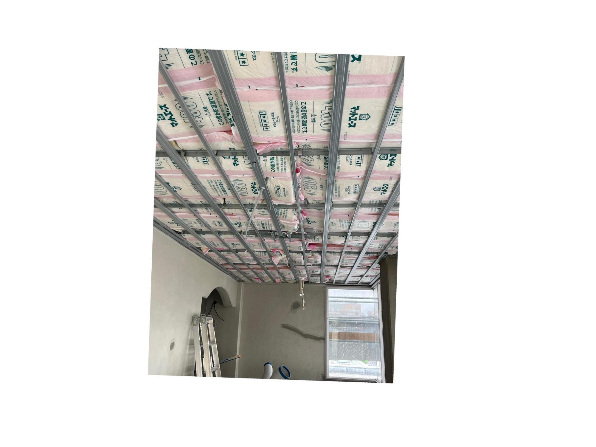 特別教室棟の天井は、こんな感じでした