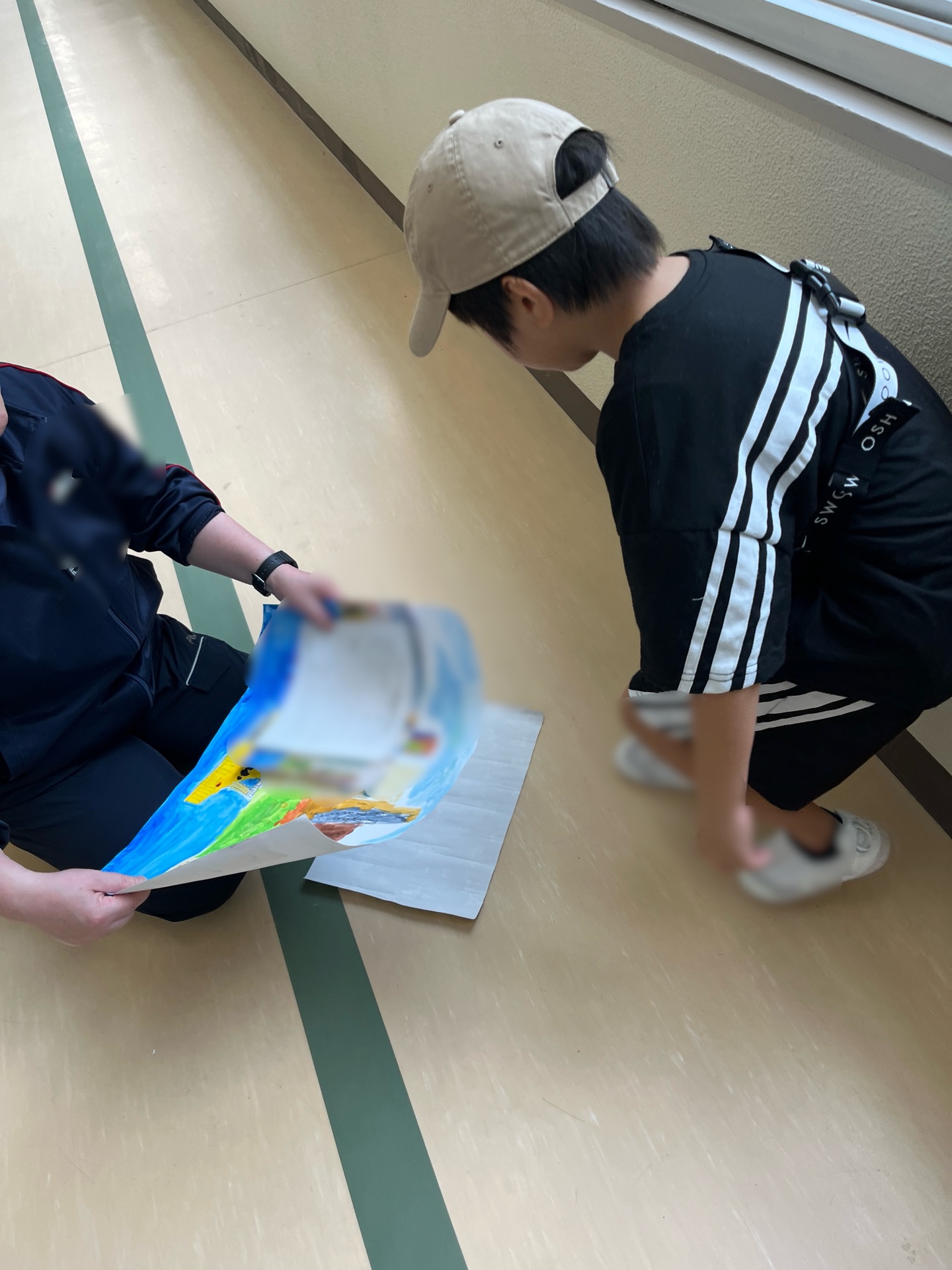 丁寧に仕上げた絵を説明してくれました