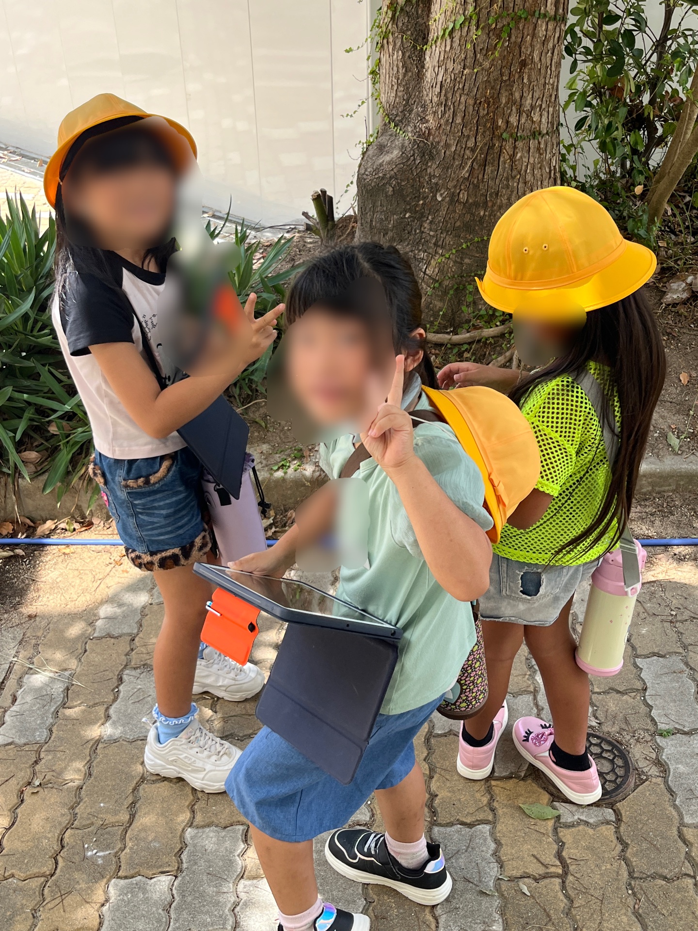 しばらくすると、同じ場所で、子どもたちがわいわい