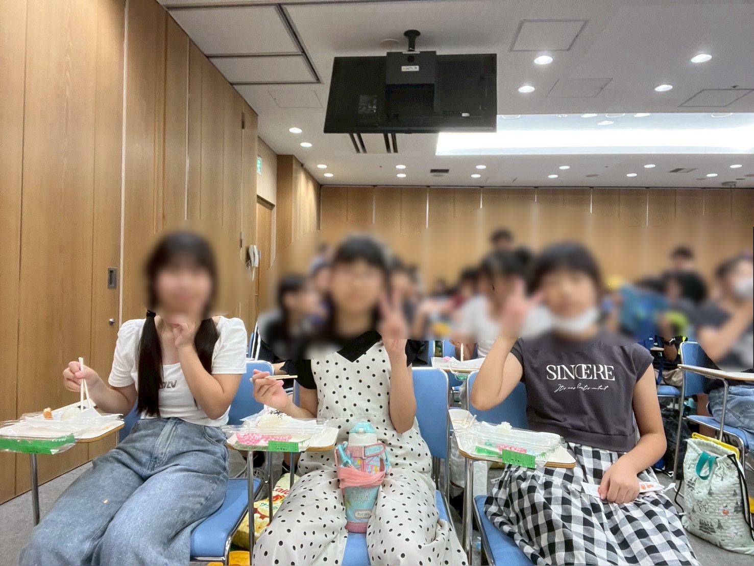 講演が始まる前