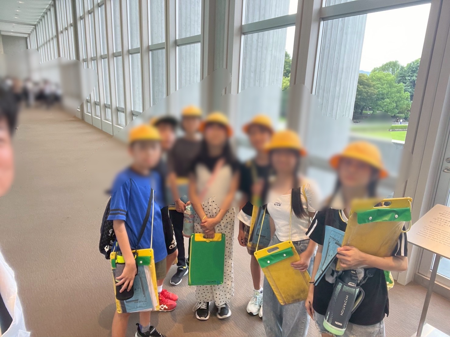 ガラス張りの資料館で