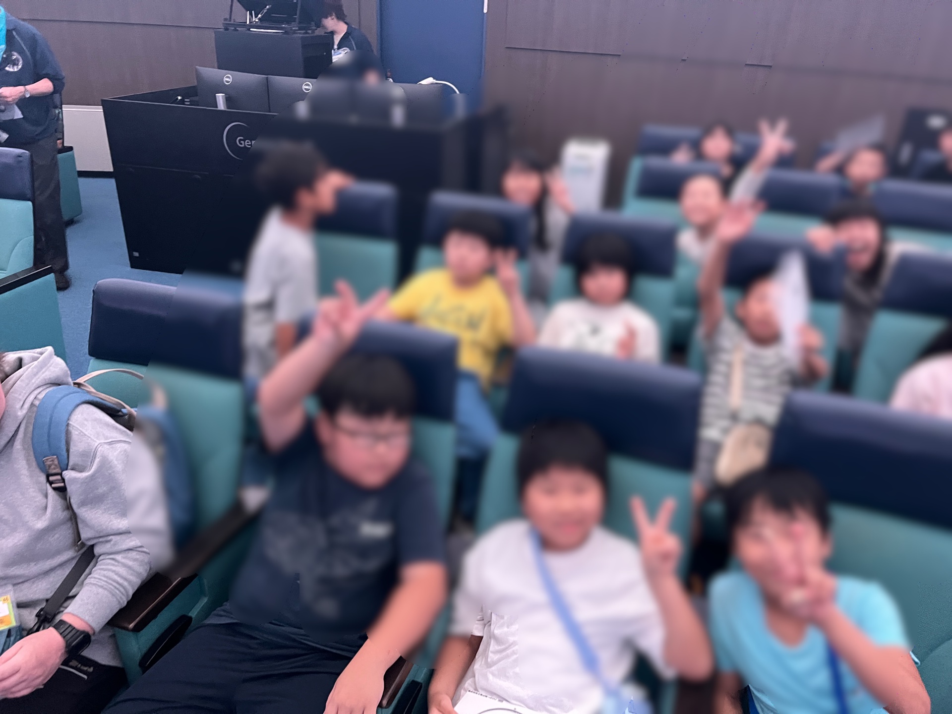プラネタリウム前3
