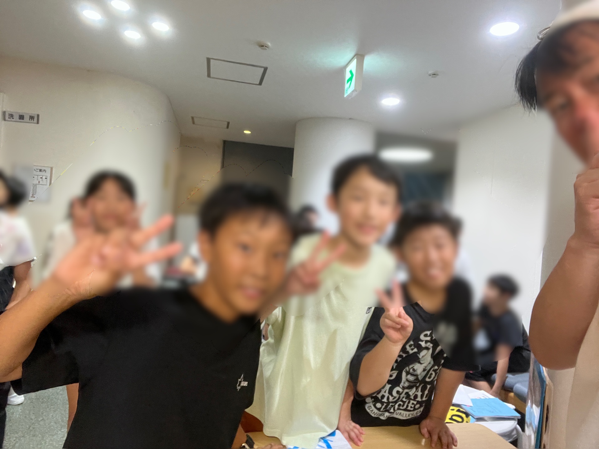 廊下で元気いっぱい