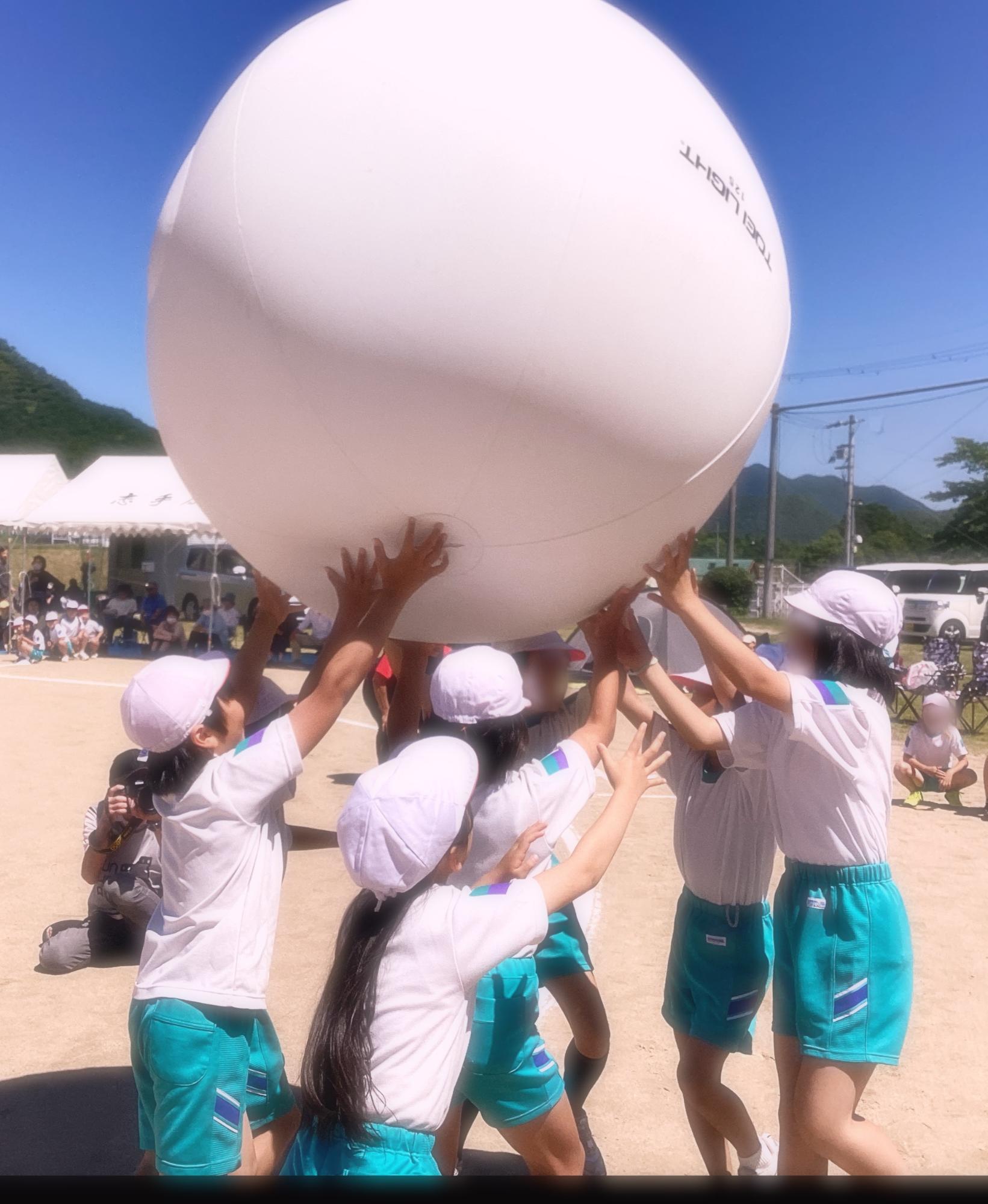 おっとっと、白玉、落ちそう、まわれまわれ